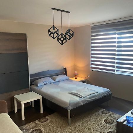 Arni Apartments Donja Vrezina Bagian luar foto