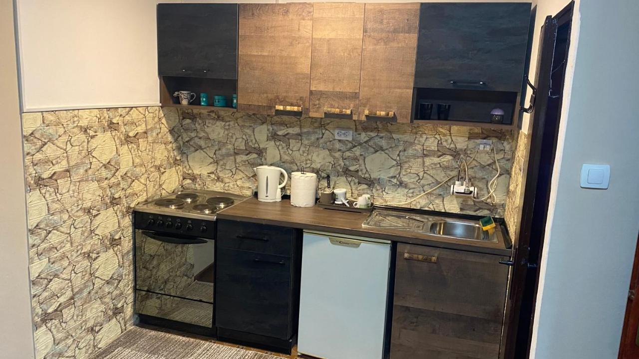 Arni Apartments Donja Vrezina Bagian luar foto