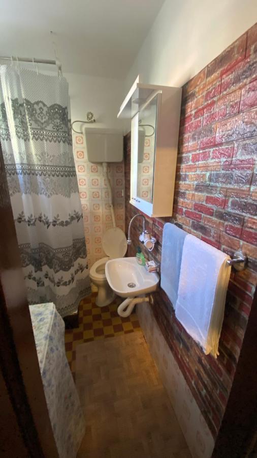 Arni Apartments Donja Vrezina Bagian luar foto